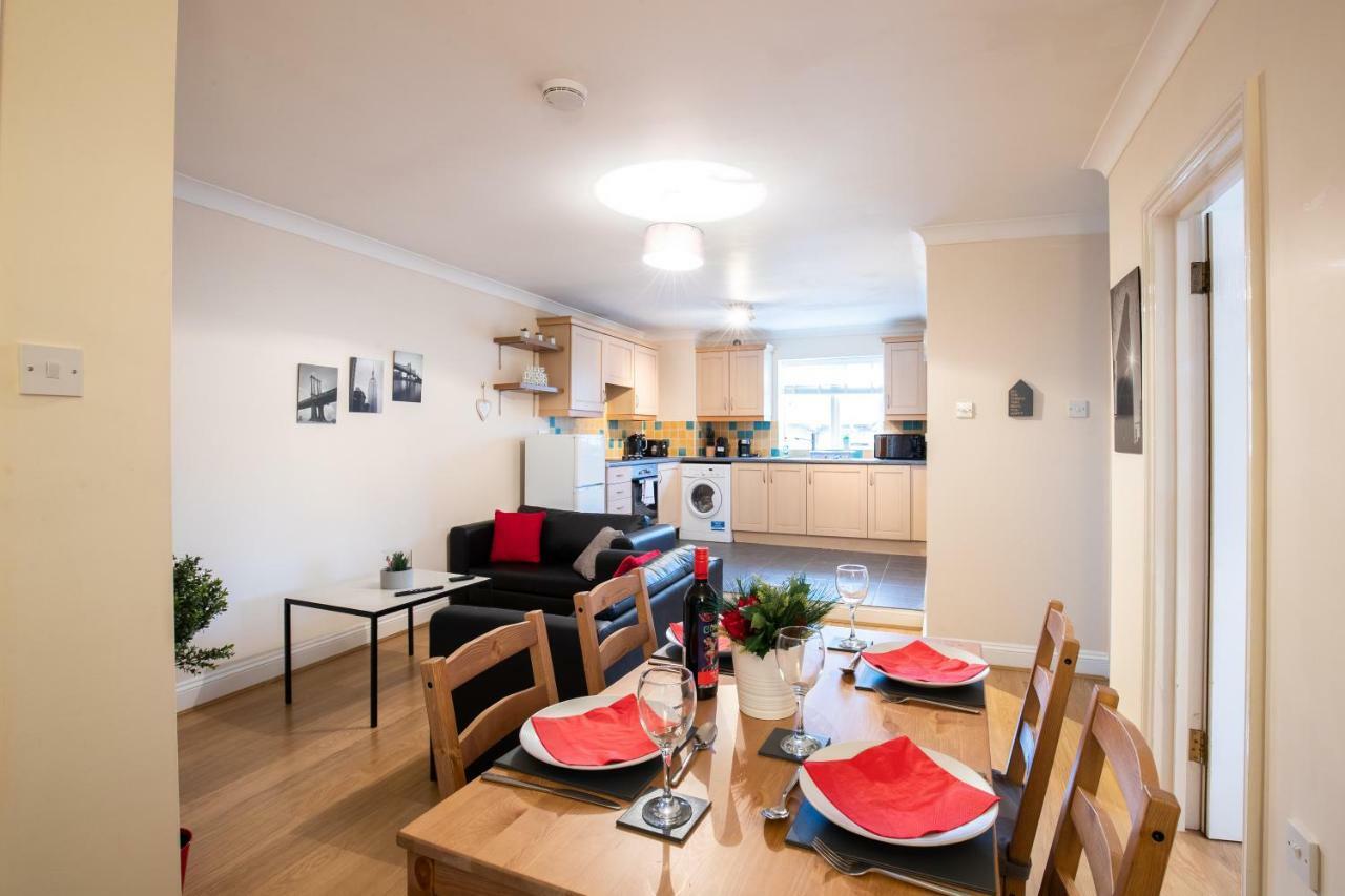Spacious 2Br Flat In Stansted Apartment Stansted Mountfitchet Exterior photo